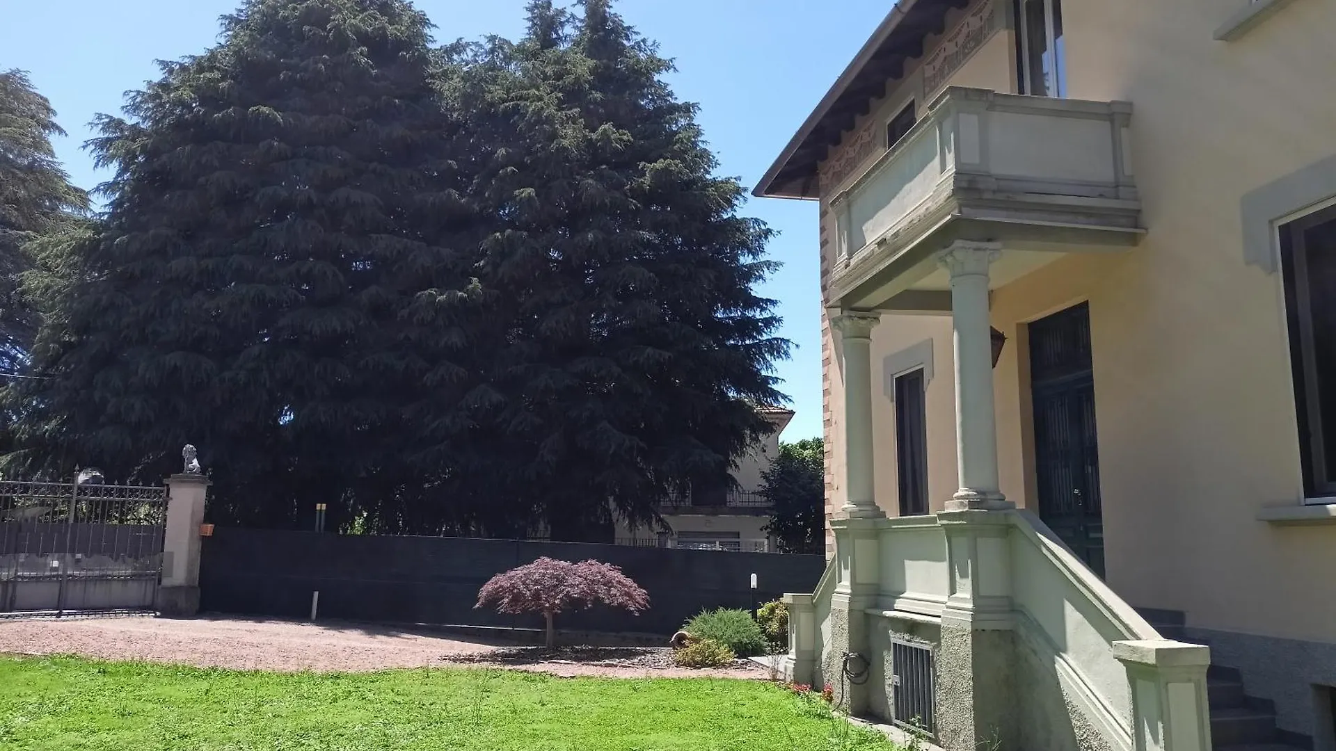 Carnago Magnifica Villa In Stile Liberty Con Giardino Near Milano Malpensa